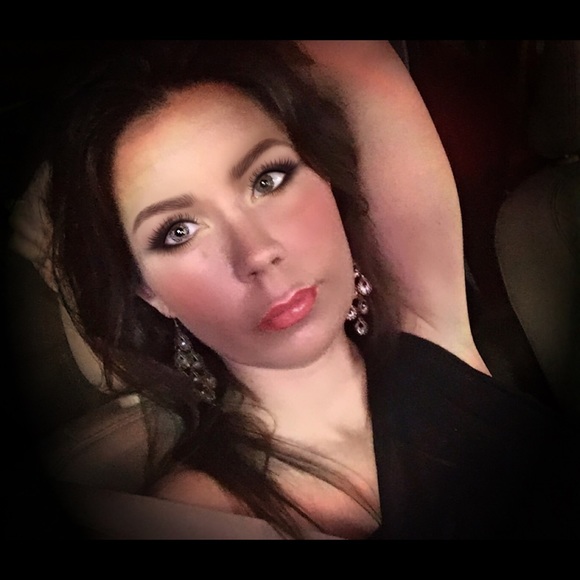 Meet your Posher, Gina - Picture 1 of 1